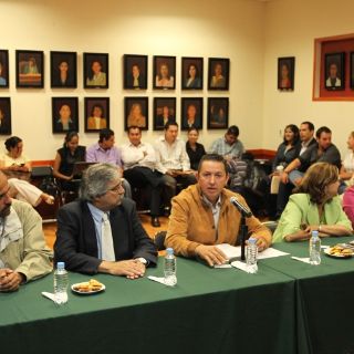 Organizaciones civiles arremeten contra auditor