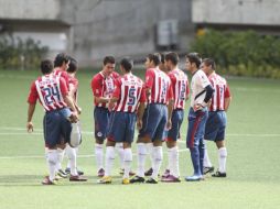 Jugadores del equipo de Chivas, durante entrenamiento de cara al Torneo Apertura 2011. E.PACHECO  /
