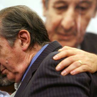 Felicita FCE a Eduardo Lizalde por obtener Premio Alfonso Reyes