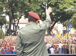 El presidente de Venezuela dirige un discurso en la ceremonia del Bicentenario de la bandera venezolana. AFP  /