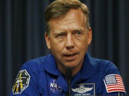 Lindsey comandó las misiones STS-133 en febrero de 2011; STS-121 en 2006 y la STS-104 en 2001. ESPECIAL  /