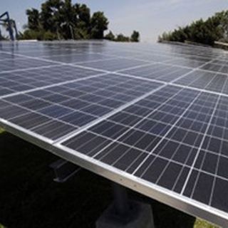 España y Argelia inauguran planta eléctrica híbrida