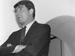 El cantante filmó una treintena de películas y fue intérprete de temas como  'La Novia' y 'El Reloj'. EFE  /