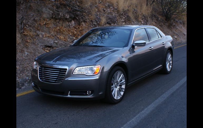 Como todo auto de lujo moderno, este modelo utiliza diodos en sus faros, para la iluminación diurna. M. CASTILLO  /