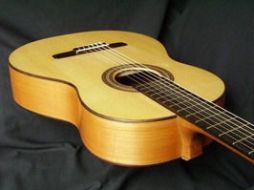 Declara Alcántara que él creció rodeado de guitarras. ESPECIAL  /
