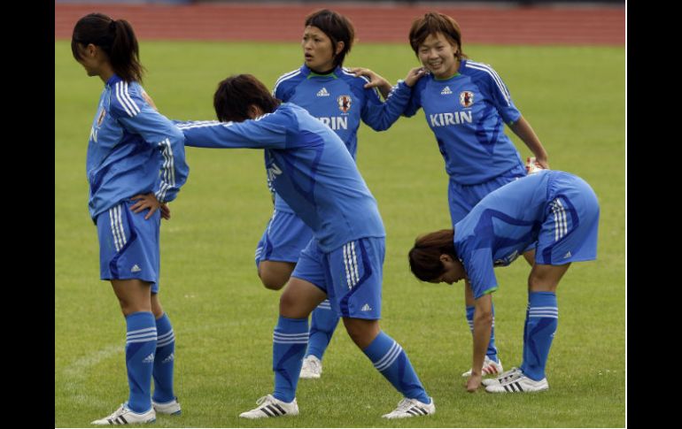 Las jugadoras de la selección japonesa pasaron la mayoría de su entrenamiento jugando. AP  /