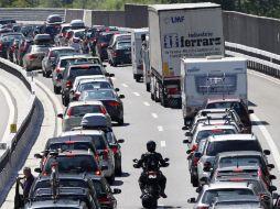 El diputado le exige a la actual administración que se cumpla con la promesa de anular el cobro de tenencia. AFP  /