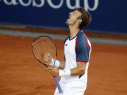 Juan Carlos Ferrero celebra su victoria en el torneo de tenis en Alemania. REUTERS  /