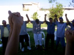 Familiares e internos de un centro de rehabilitación realizan actividades interactivas. EL INFORMADOR  /