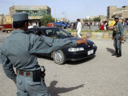 Un policía labora en la ciudad de Herat. EFE  /