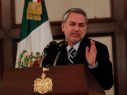 Emilio González, durante la rueda de prensa en Casa Jalisco, donde habló de su aspiración para representar al PAN en 2012. S. NÚÑEZ  /