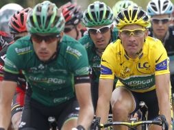 El ciclista francés (Der.) durante la decimoquinta etapa del Tour de Francia 2011. EFE  /