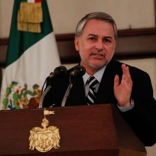 Emilio propone evaluar sueldos en la UdeG