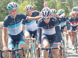 Los hermanos de Luxemburgo entrenan el lunes durante el segundo día de descanso del Tour de Francia. EFE  /