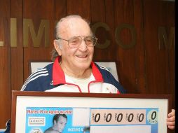 El clavadista mexicano Joaquín Capilla. ESPECIAL  /