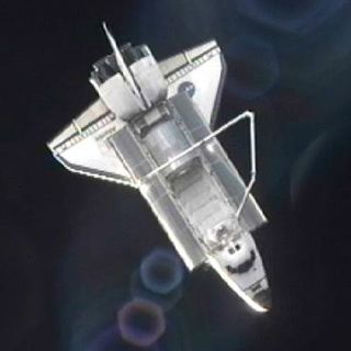 El Atlantis se aleja de la EEI