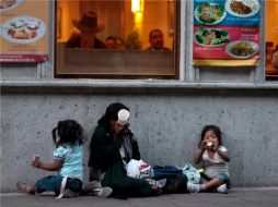 Publican los resultados del Indice Ethos de Pobreza 2011, México es el tercer país menos pobre. ARCHIVO  /