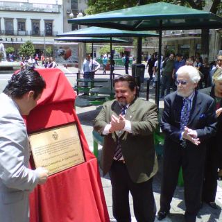 Festejan 20 años de la Biblioteca Iberoamericana con sombrillas