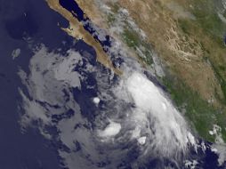Imagen satelital del recorrido de la tormenta tropical 'Dora'. AFP  /