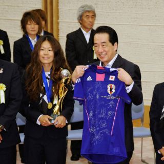 Japón recibe con orgullo a su recién 'coronada' Selección Femenil