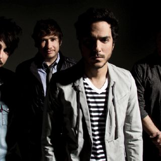 Motel graba video al lado de Bimba Bosé