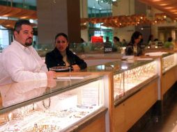 Exponen que los joyeros tienen el reto de que la población entienda que el oro es una herramienta de ahorro e inversión. ARCHIVO  /