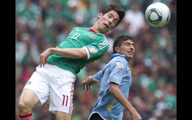 Foto del jugador Marco Bueno mostrando su habilidad con el balón durante la pasada Copa Sub-17. MEXSPORT  /