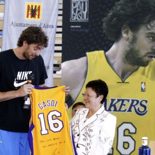 Pau Gasol achaca a Ming divulgación del basquetbol en el Oriente