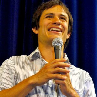 Gael García, emocionado por premio de Derechos Humanos