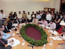 Vista de la reunión celebrada esta mañana por los integrantes de la Comisión de Responsabilidades. A. GARCÍA  /