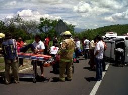 Todos los heridos fueron llevados a un hospital privado de Ciudad Guzmán. ESPECIAL  /