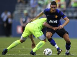Federico Macheda (der.) busca en el 'Chicharito' Hernández un ejemplo a seguir. REUTERS  /