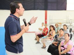 Miguel Castro sostendrá en dos semanas otra reunión con vecinos de Las Juntas. E. PACHECO  /