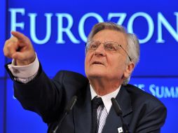 El presidente del Banco Central Europeo (BCE), Jean-Claude Trichet, habla en conferencia de prensa, luego de aprobar el rescate. AFP  /