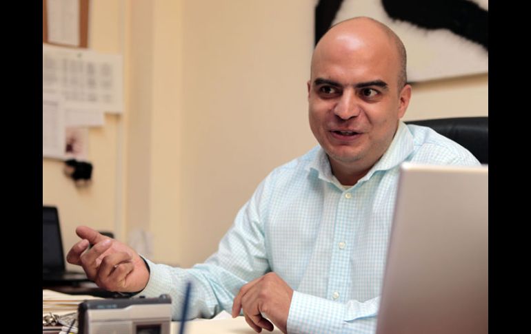 El director de Administración y Recursos Humanos, Enrique Trejo, prometió que la nómina estará completa en dos semanas. A. GARCÍA  /