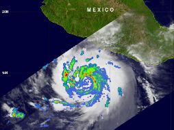 Dora sigue alejándose gradualmente de la costa. NOTIMEX  /