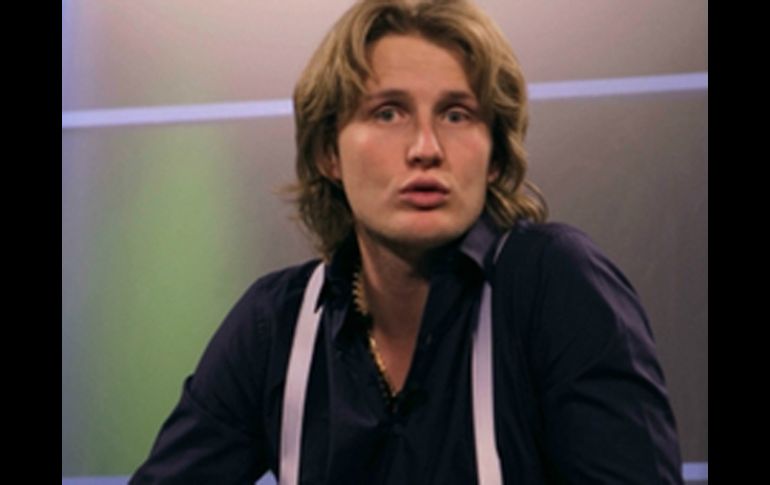 El cantante ofreció una breve actuación en la cual interpretó cinco canciones entre ellas 'Te amo' y 'Caray'. EL UNIVERSAL  /