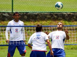 Jugadores del Cruz Azul, durante sesión de entrenamiento, rumbo al Torneo Apertura 2011. MEXSPORT  /
