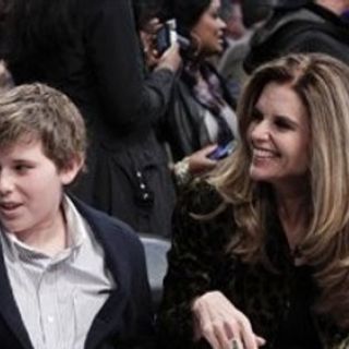 Se recupera hijo de Schwarzenegger en un hospital