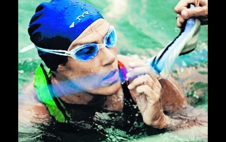 Diana Nyad fue considerada la mejor nadadora de larga distancia del mundo y batió numerosas plusmarcas universales. ESPECIAL  /