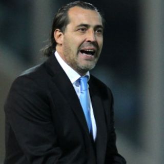 Crece presión para despedir a Batista