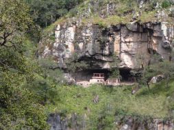 Junto con los huesos se encontraron prendas de vestir y artículos de cocina. NTX  /
