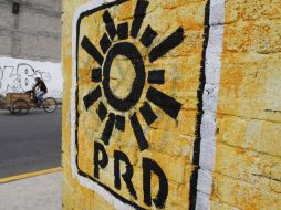 Zambrano en su documento Balance de las elecciones locales del 3 de julio del 2011 reconoce que el PRD ha perdido terreno. REUTERS  /