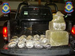 Hierba decomisada a los maleantes, que policías tapatíos embistieron en la Colonia Benito Juárez. ESPECIAL  /