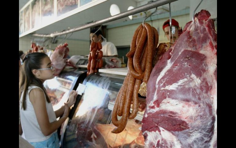Recomiendan que la carne que se consuma sea de centros autorizados. ARCHIVO  /