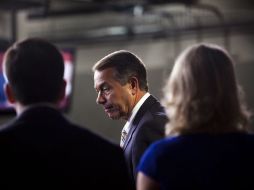 El republicano John Boehner comparece ante los medios para informar las negociaciones con Barack Obama sobre la deduda nacional. EFE  /