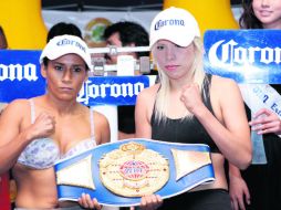 Tanto la panameña Carlota Santos (izq.), como la jalisciense Irma “Güerita” Sánchez, detuvieron la báscula en 49.5 kilogramos. ESPECIAL  /