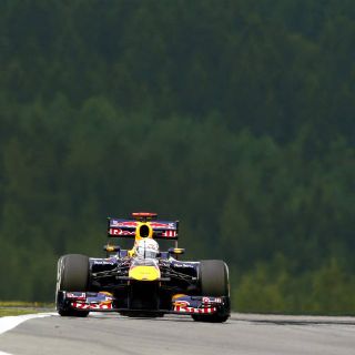 Red Bull domina la tercera sesión de entrenamiento libre