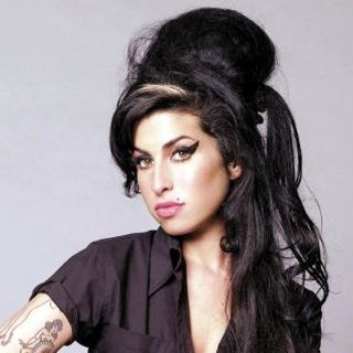 Muerte de Amy Winehouse sacude las redes sociales
