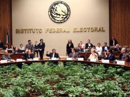 Según el IFE, los líderes nacionales de los partidos políticos rechazaron transparentar sus recibos de nómina en un principio. ARCHIVO  /